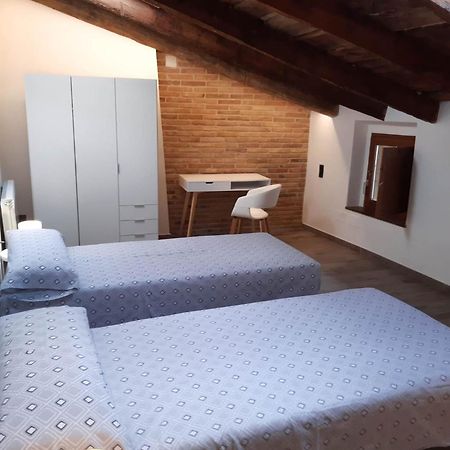 Niu De Queralt Apartment Вик Екстериор снимка