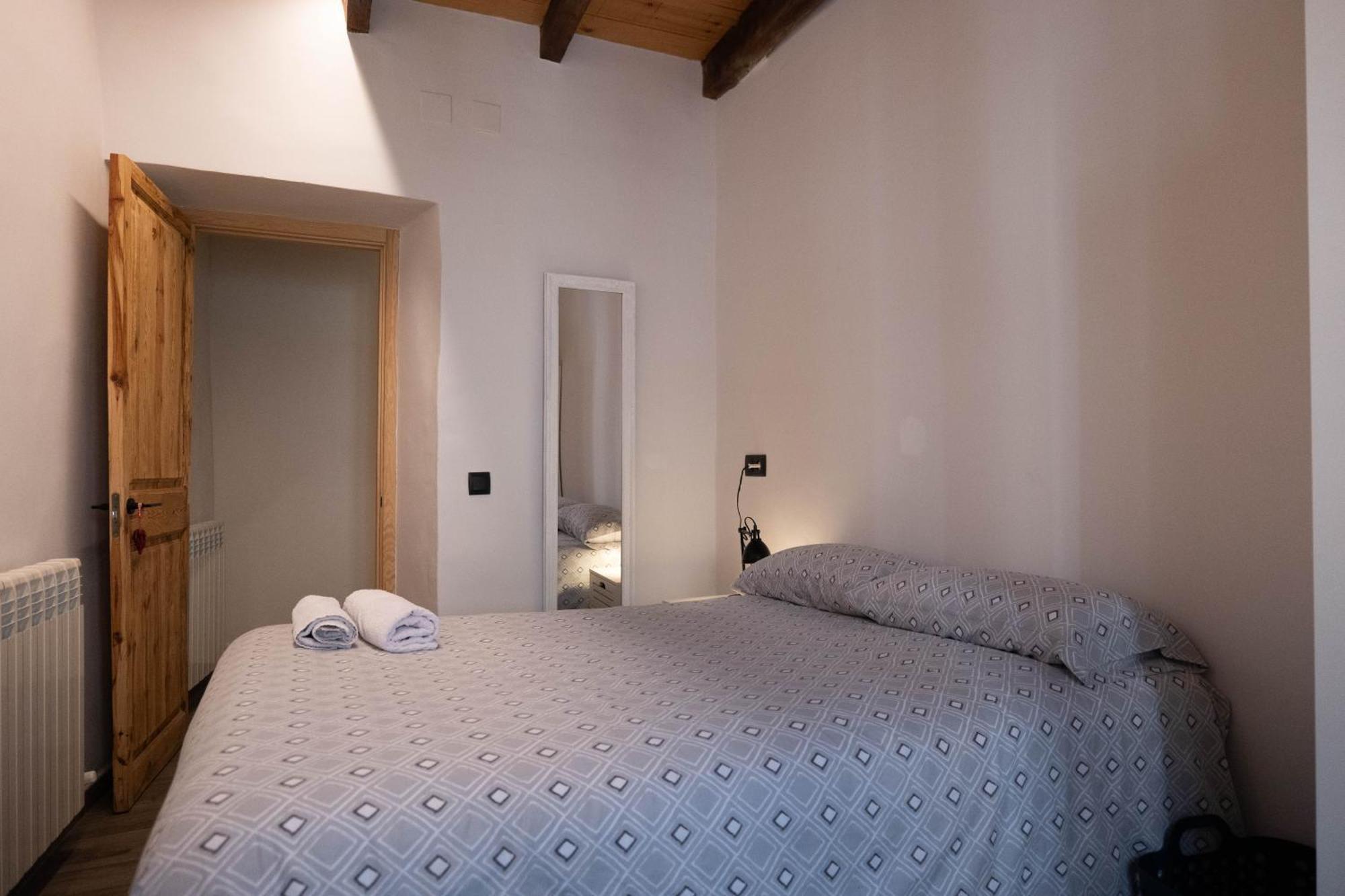 Niu De Queralt Apartment Вик Екстериор снимка