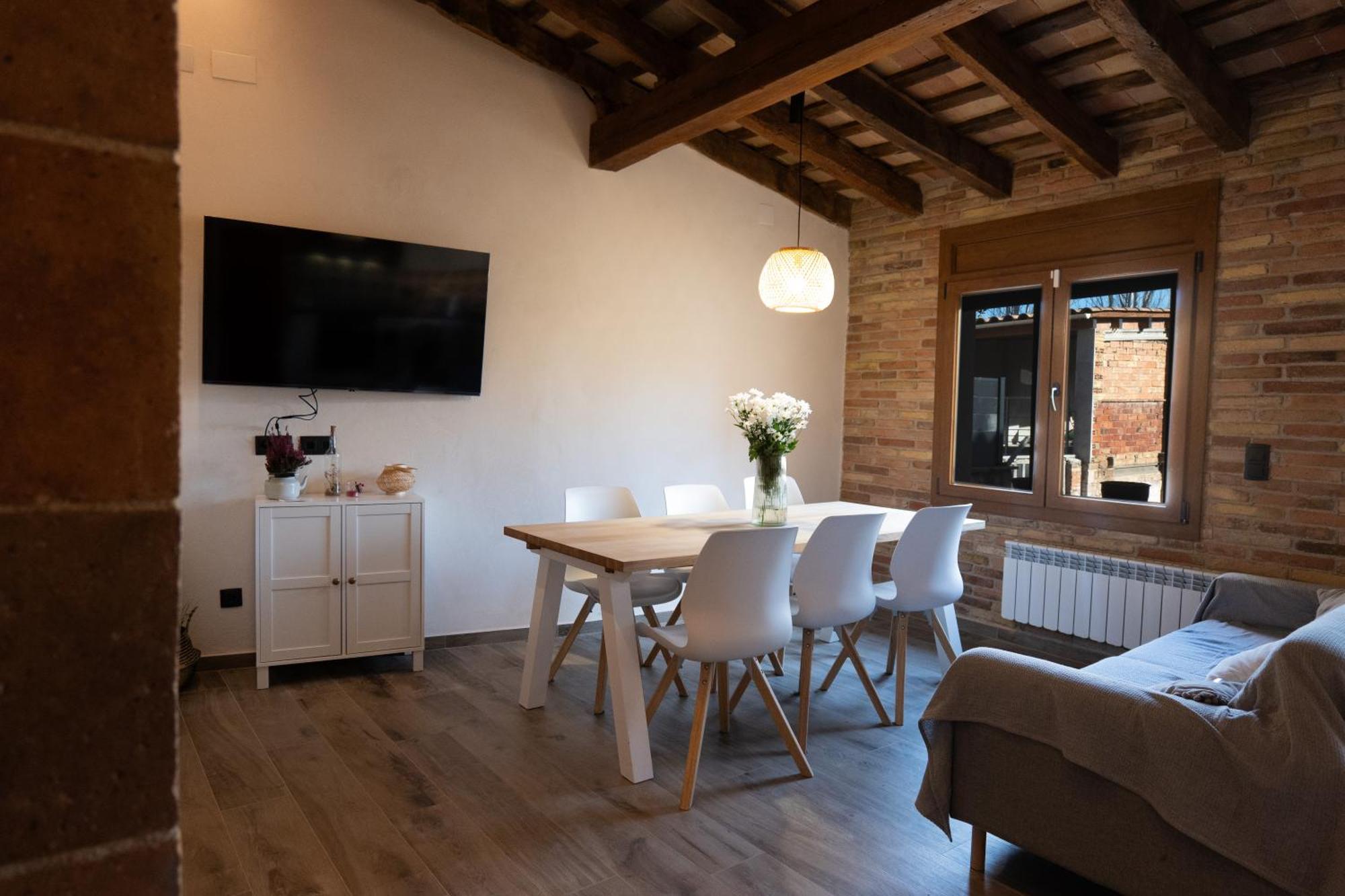 Niu De Queralt Apartment Вик Екстериор снимка
