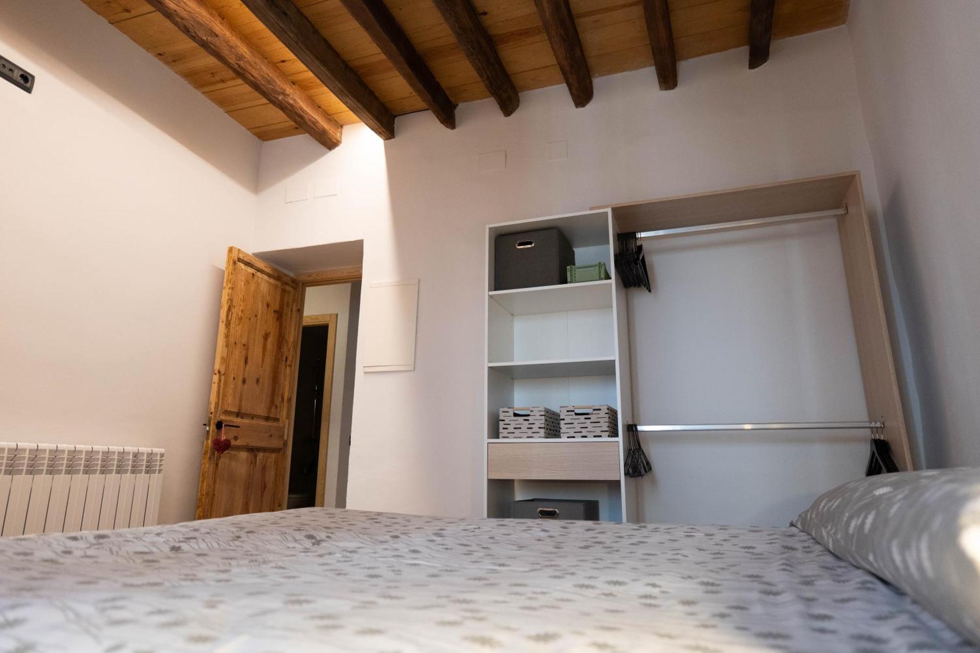 Niu De Queralt Apartment Вик Екстериор снимка