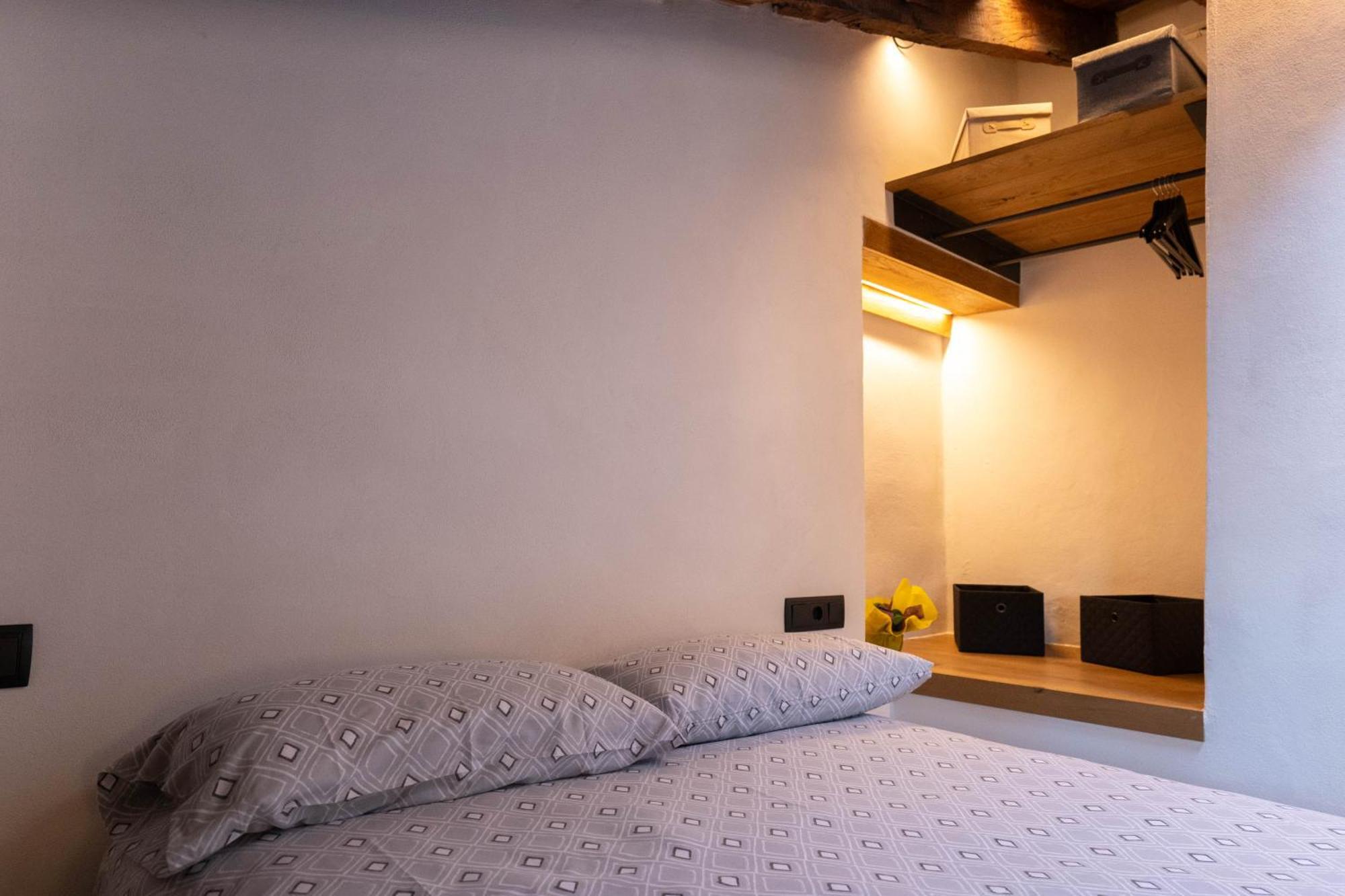 Niu De Queralt Apartment Вик Екстериор снимка