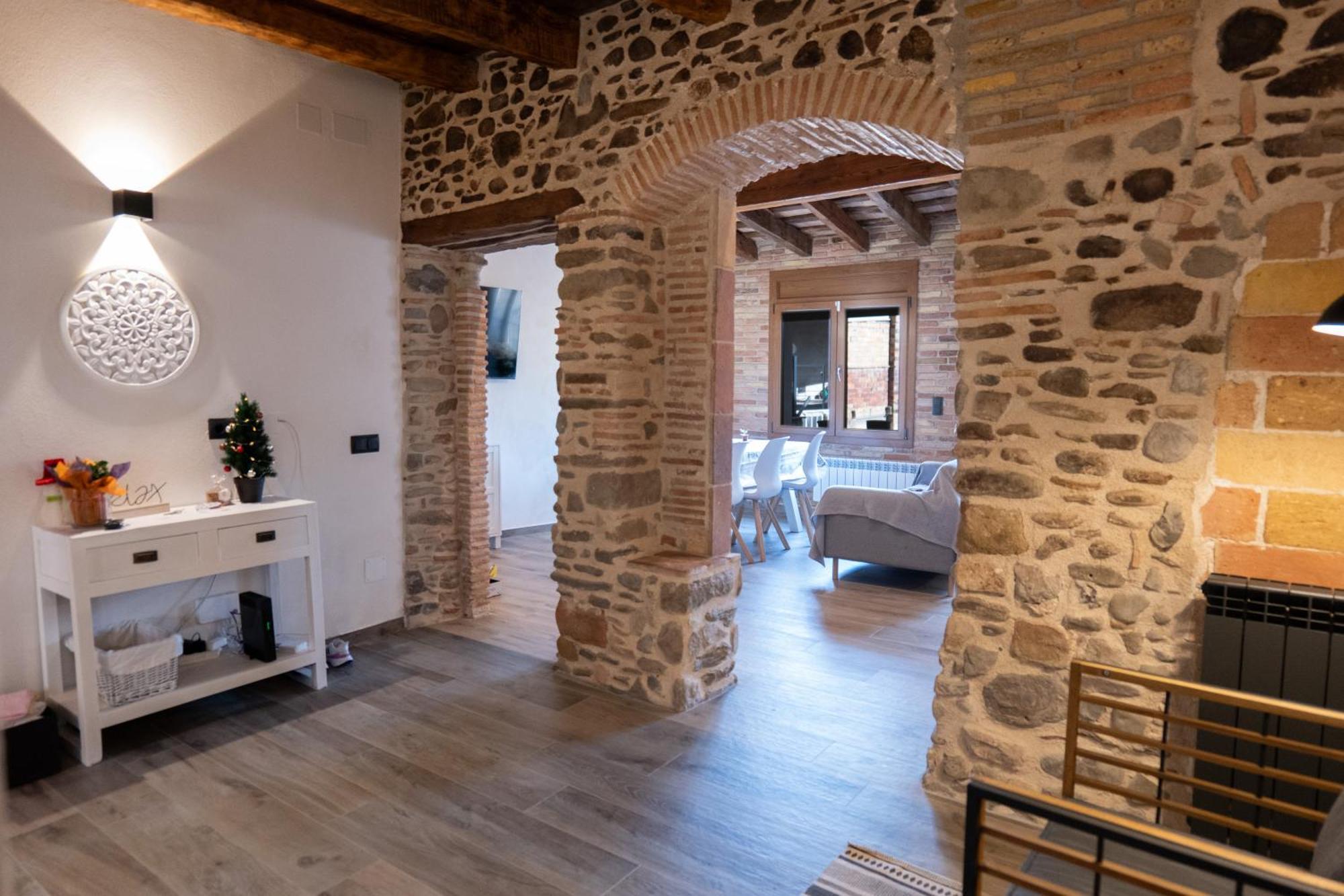 Niu De Queralt Apartment Вик Екстериор снимка